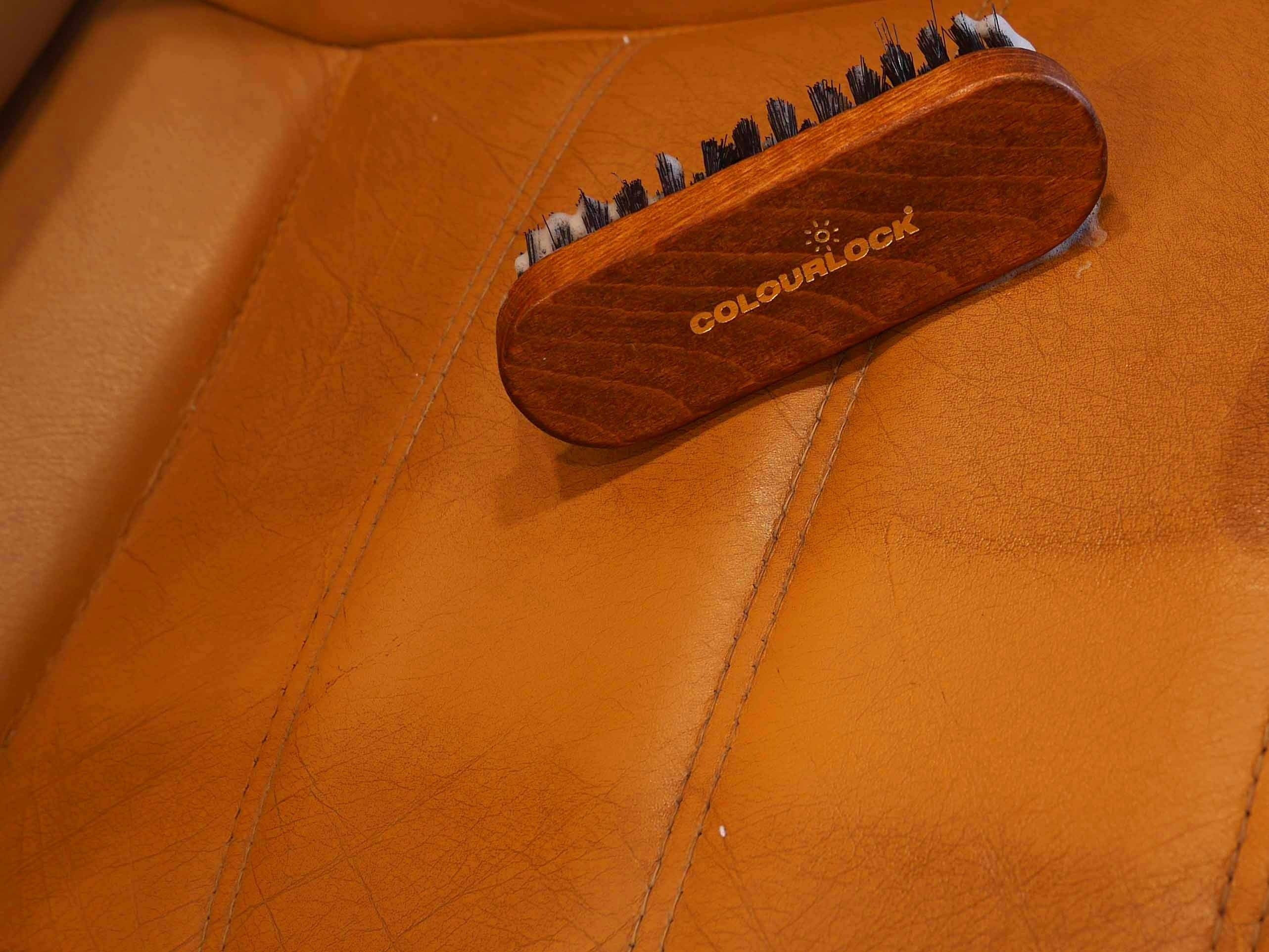 COLOURLOCK Textil- und Lederbürste klein in braun für die schonende Reinigung von Glattleder, Rauled